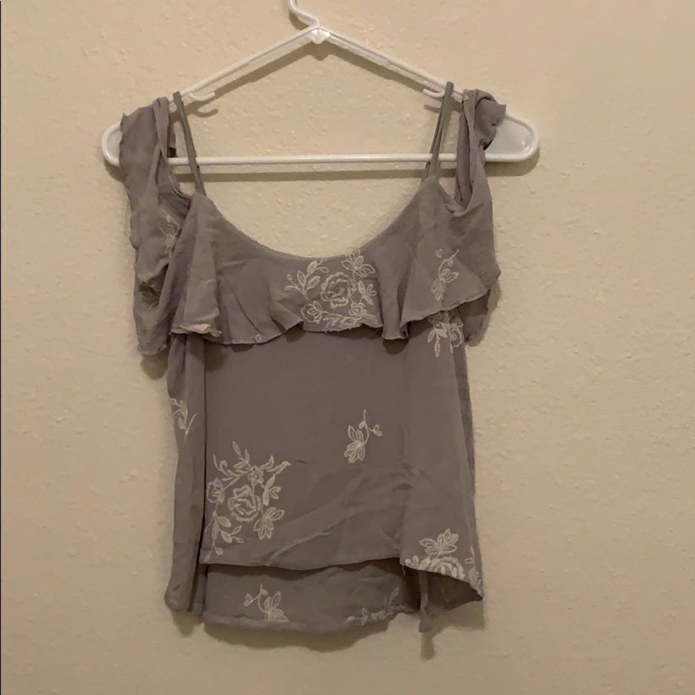 🔹4/$25 Off-the-shoulder crop top